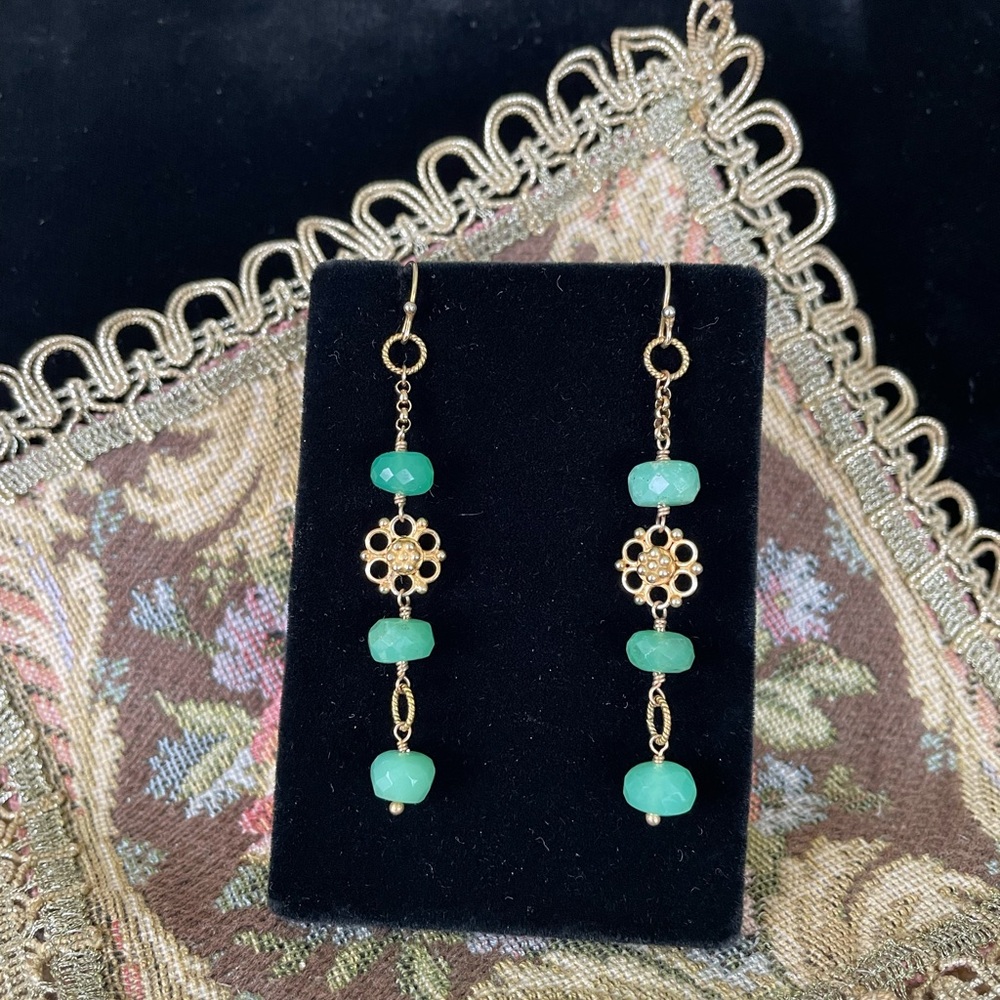Handmade New Elegant Green and Gold Dangle Earrings